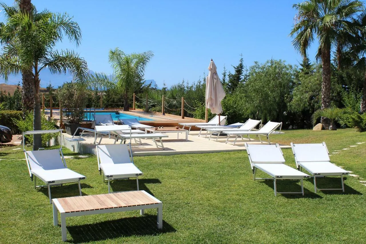 Isola Del Sole, Appartamenti Con Piscina Balestrate