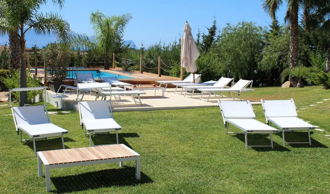Isola Del Sole, Appartamenti Con Piscina Balestrate