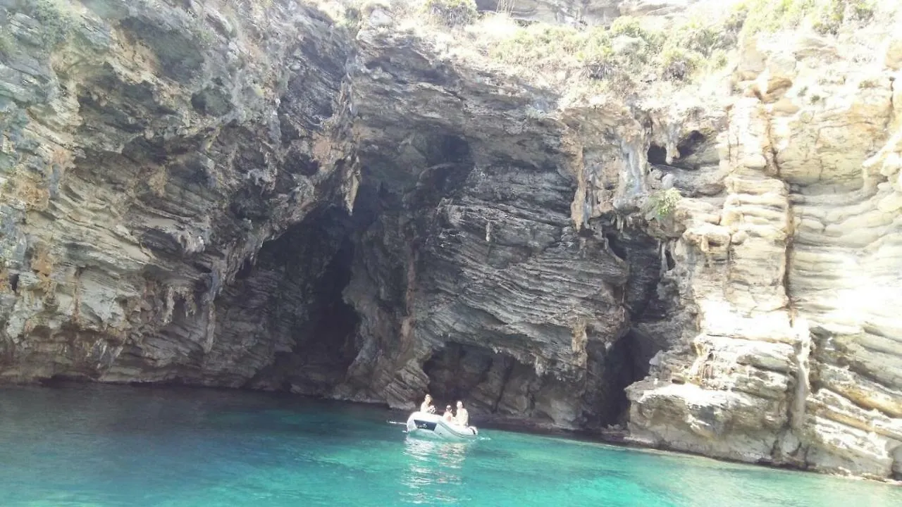 Isola Del Sole, Appartamenti Con Piscina Balestrate